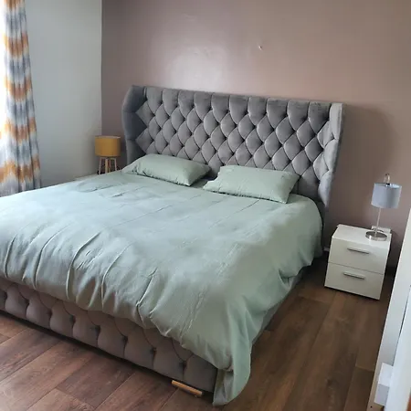 Bluebell Sleeps 7 Only Let As Whole Apartment Blennerville