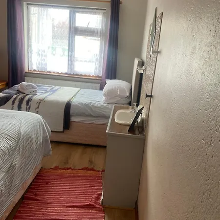 Heatherville Farm - Bluebell - Sleeps 7 Max Apartment Blennerville