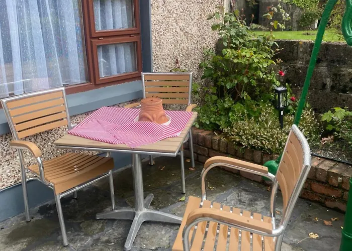 Bluebell Apartment - Sleeps 7 Max * Blennerville